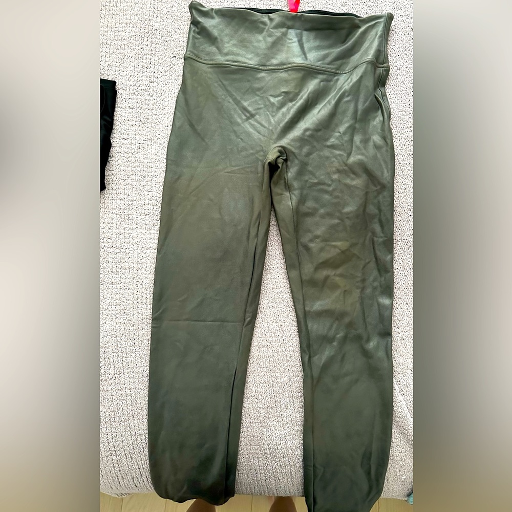 Spanx Olive Green vegan leather Leggings in XL